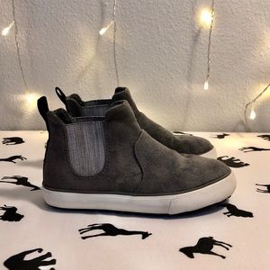 Toddler Boy’s Anton Sneakers- Cat & Jack size 9.